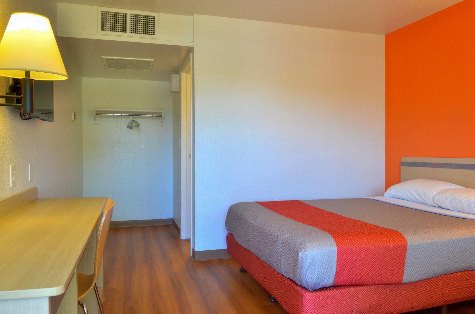 Motel 6-Santa Nella, Ca - Los Banos - Interstate 5 Екстериор снимка